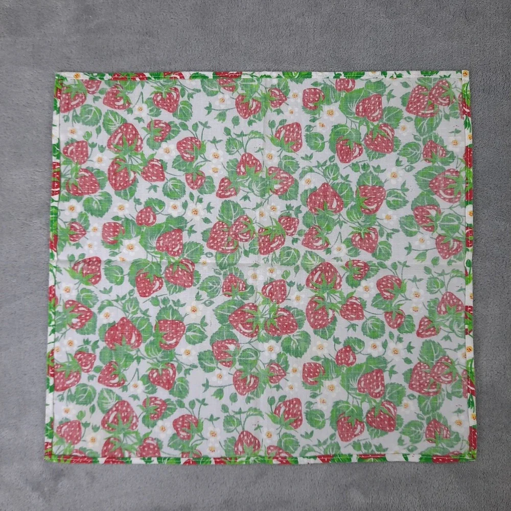 VTG Handmade Cloth Napkins Strawberry Flowers Cotton Set of 4 Cottagecore 13x12